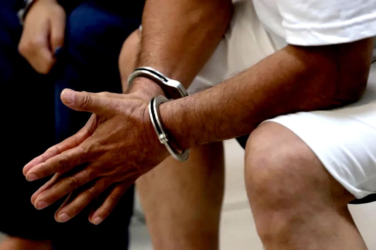 Dan 45 años de cárcel a esposo de dueña de guardería en Nueva York, donde murió un niño por fentanilo