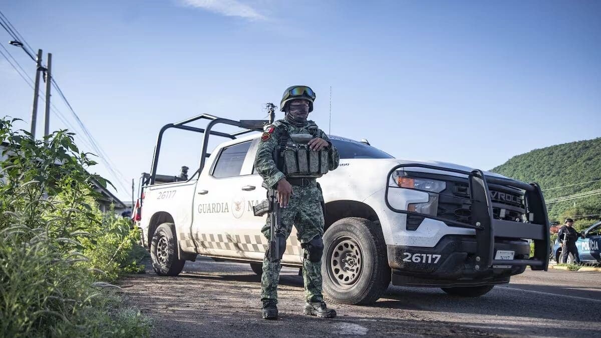 Evacúan hospital del ISSSTE en Culiacán por supuesta bomba