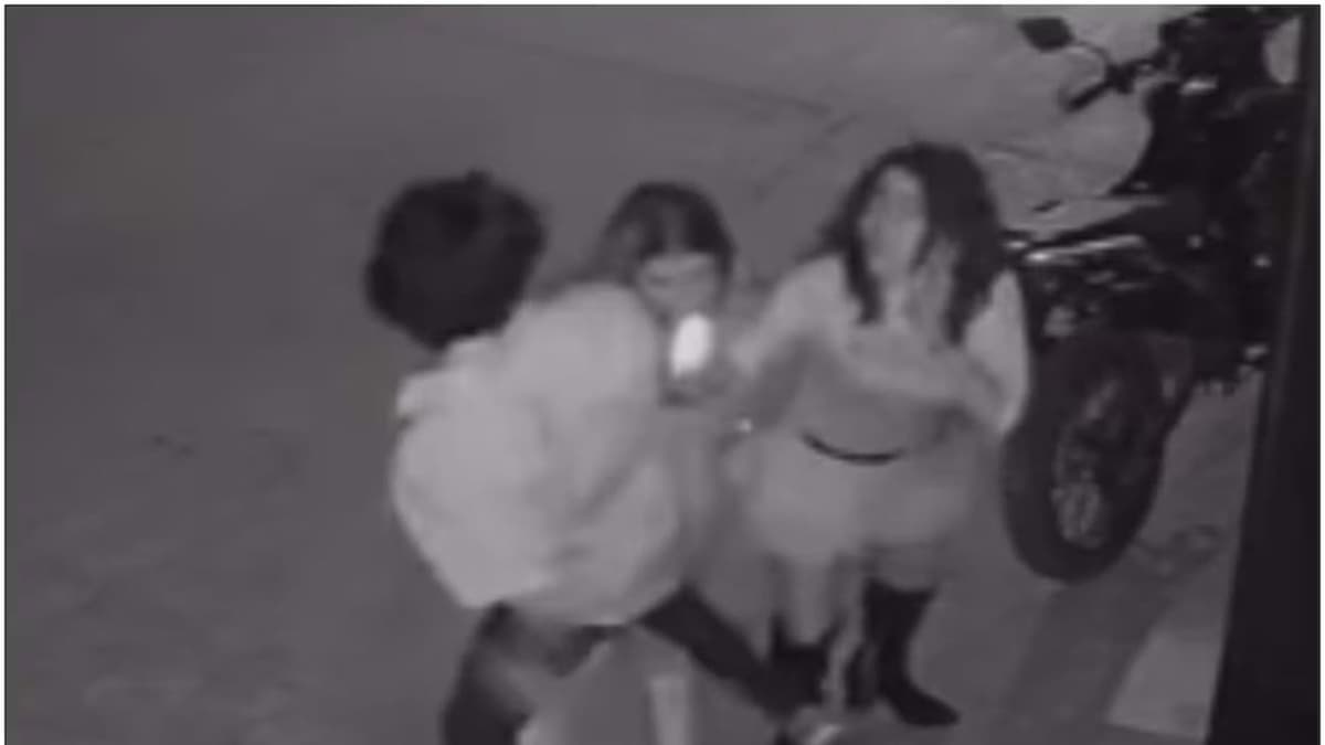 Ofrecen pagarle las cirugías de rostro a Melanie, joven golpeada por su novio en Halloween