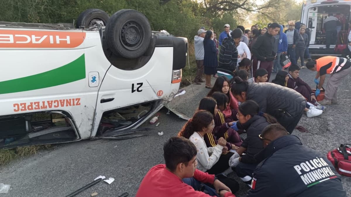 Accidente de transporte público deja 19 personas lesionadas en Puebla