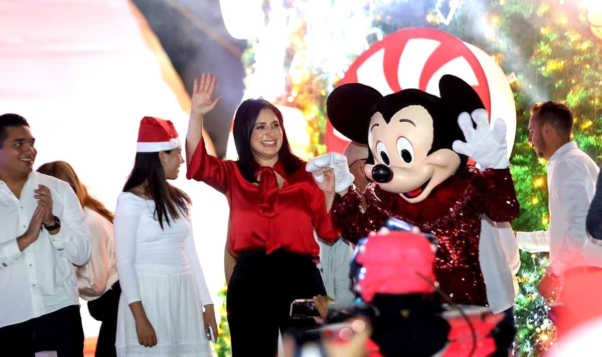 Llega la "Navidad Mágica" a Playa del Carmen con lleno total en Plaza 28 de Julio