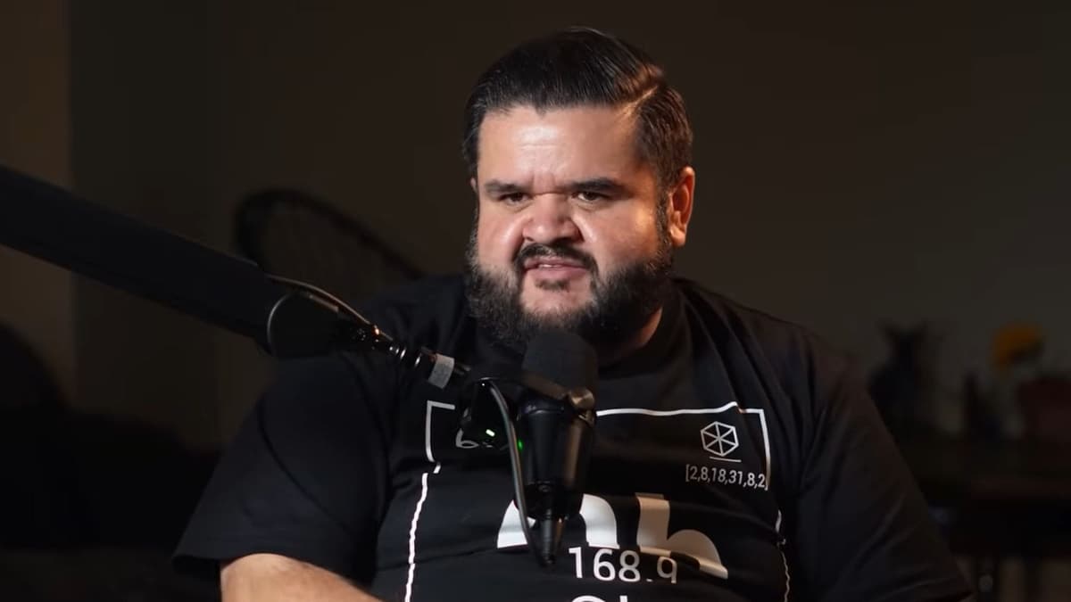 Influencer bioquímico, Rafa Carbajal asegura que las vacas no existen; fueron invento del hombre