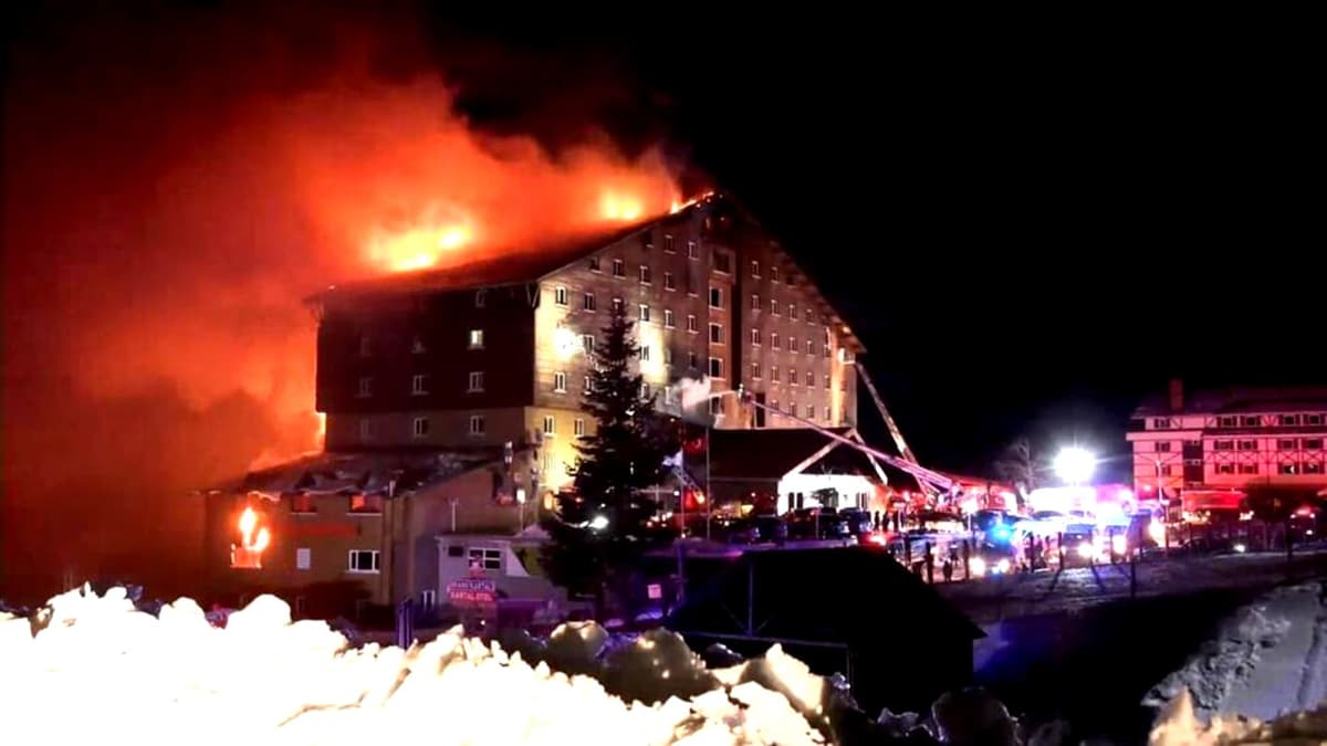Video: Deja 66 muertos y 51 heridos incendio en hotel de Turquía
