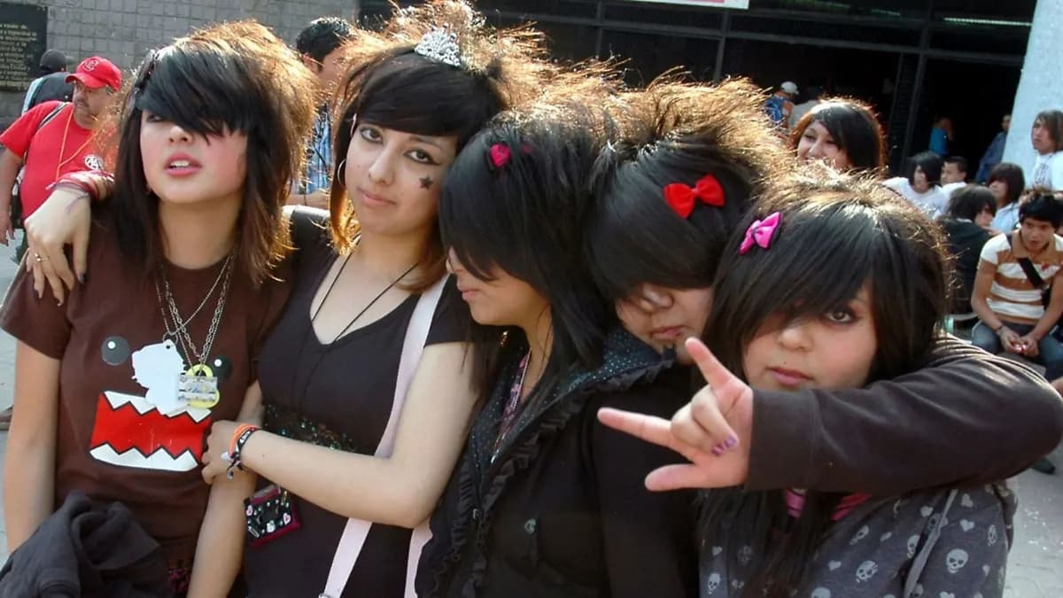 Convocan en CDMX a marcha para conmemorar los 20 años del enfrentamiento de emos contra punks