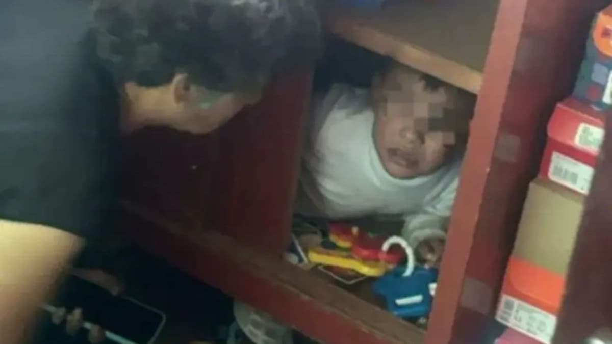 Habitantes de Puebla bloquean la autopista por la desaparición de un menor; estaba escondido dentro de un ropero