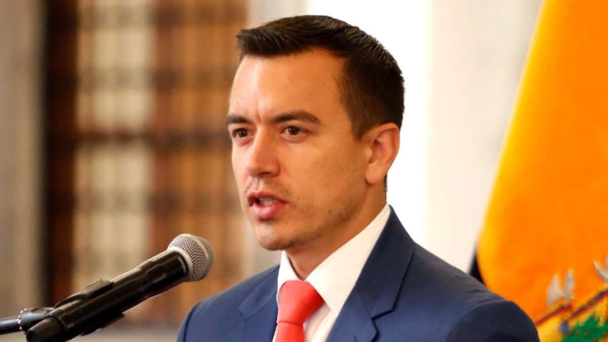 Ecuador emite "alerta máxima" ante supuesto traslado de sicarios mexicanos para asesinar a Daniel Noboa