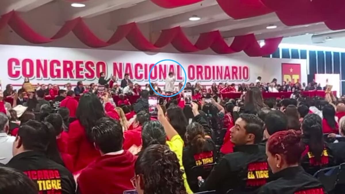 Gerardo Fernández Noroña es abucheado en el Congreso Nacional del PT y se retira del lugar