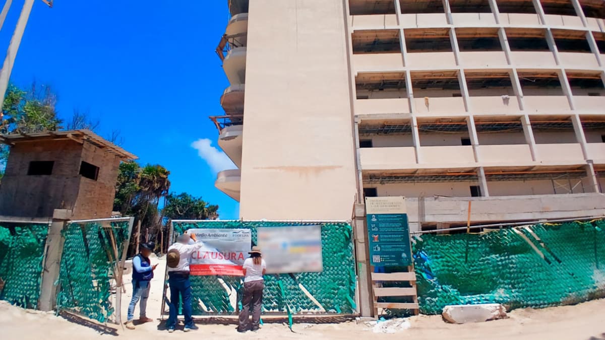 Clausuran desarrollo inmobiliario en la zona costera de Puerto Morelos por no tener permiso ambiental