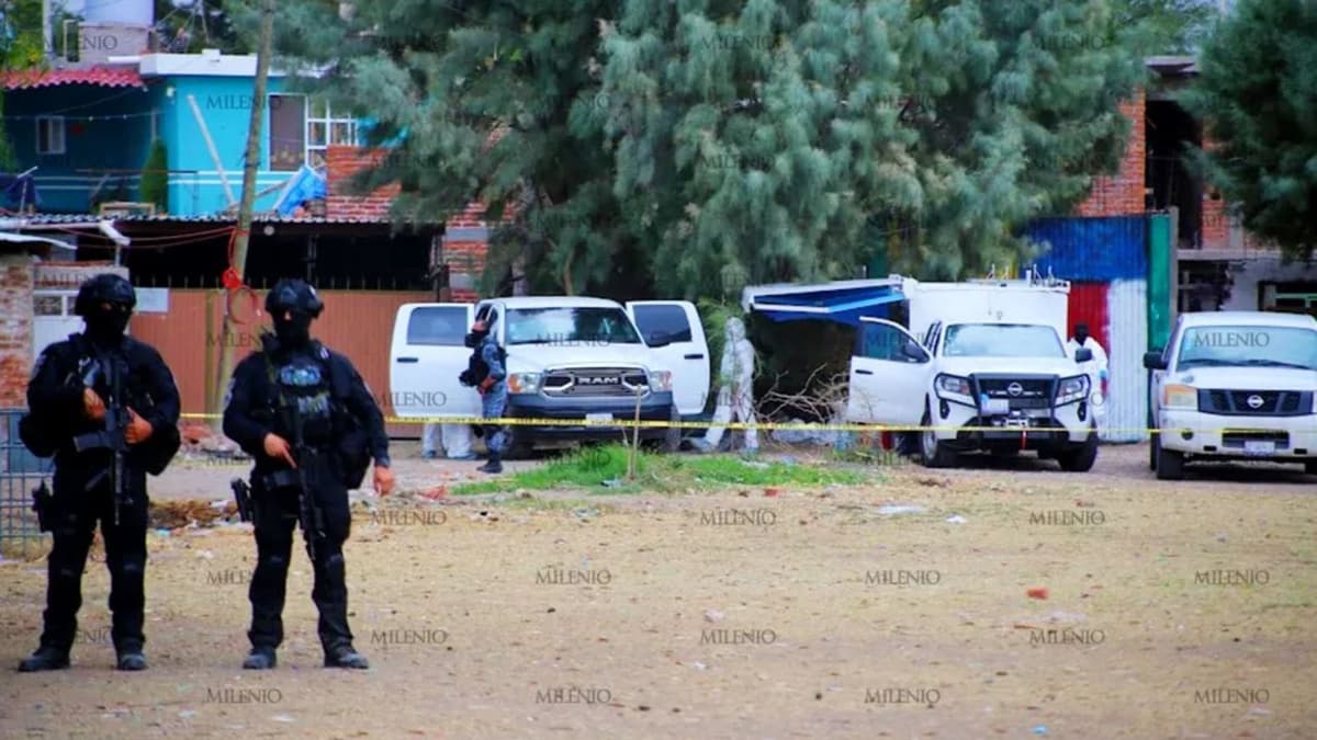 Localizan fosa clandestina frente a cancha de futbol en Irapuato, Guanajuato; hay al menos 10 cuerpos