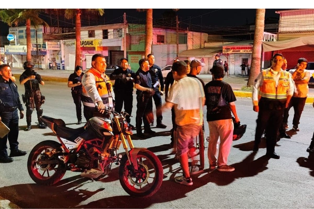 Menores jugaban carreritas en motocicleta en Coahuila; las autoridades decomisaron los vehículos