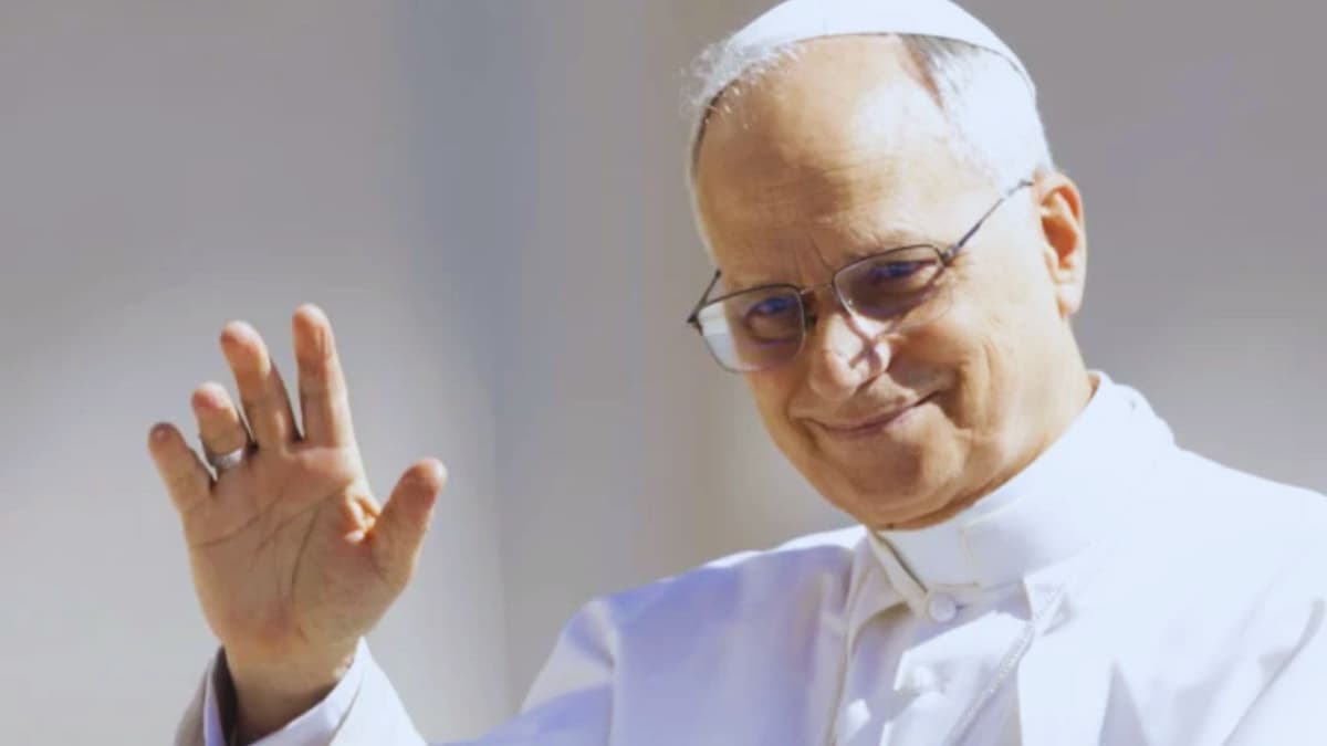 Video: Hombre arroja objeto al Papa León XIV y lo golpea en la cabeza en el Vaticano