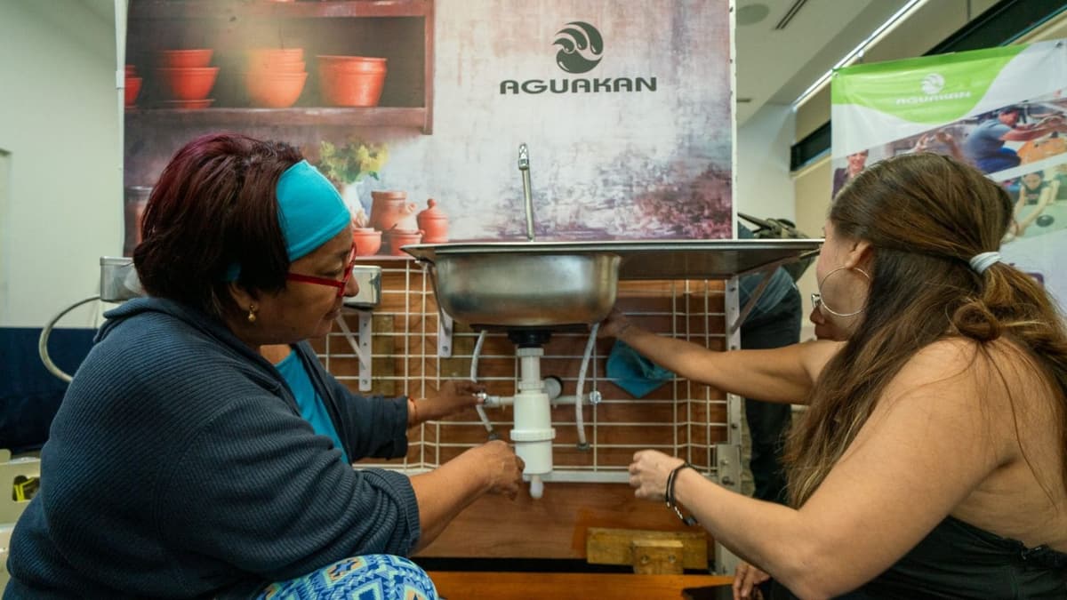 Aguakan concluye con éxito la segunda edición del taller de plomería para mujeres en Playa del Carmen