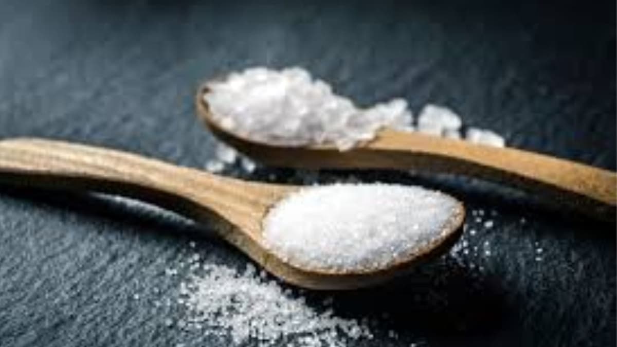 Hombre es hospitalizado tras seguir recomendación de ChatGPT para sustituir la sal; usó bromuro de sodio