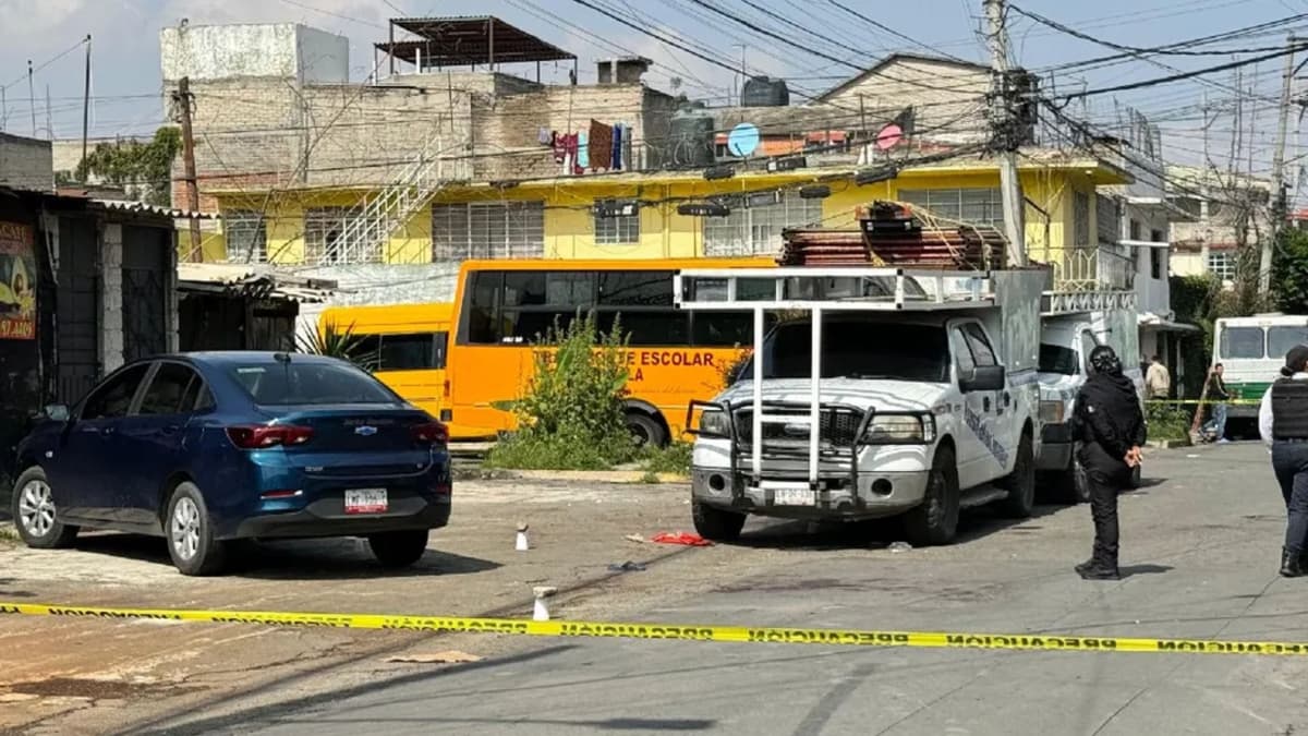Hombre avienta pintura a los autos de sus vecinos y luego les dispara en Nezahualcóyotl, Edomex