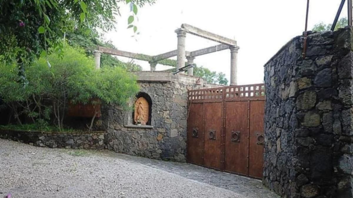 Asaltan la "Casa del Silencio", mansión en la que vive Fernández Noroña en Tepoztlán, Morelos