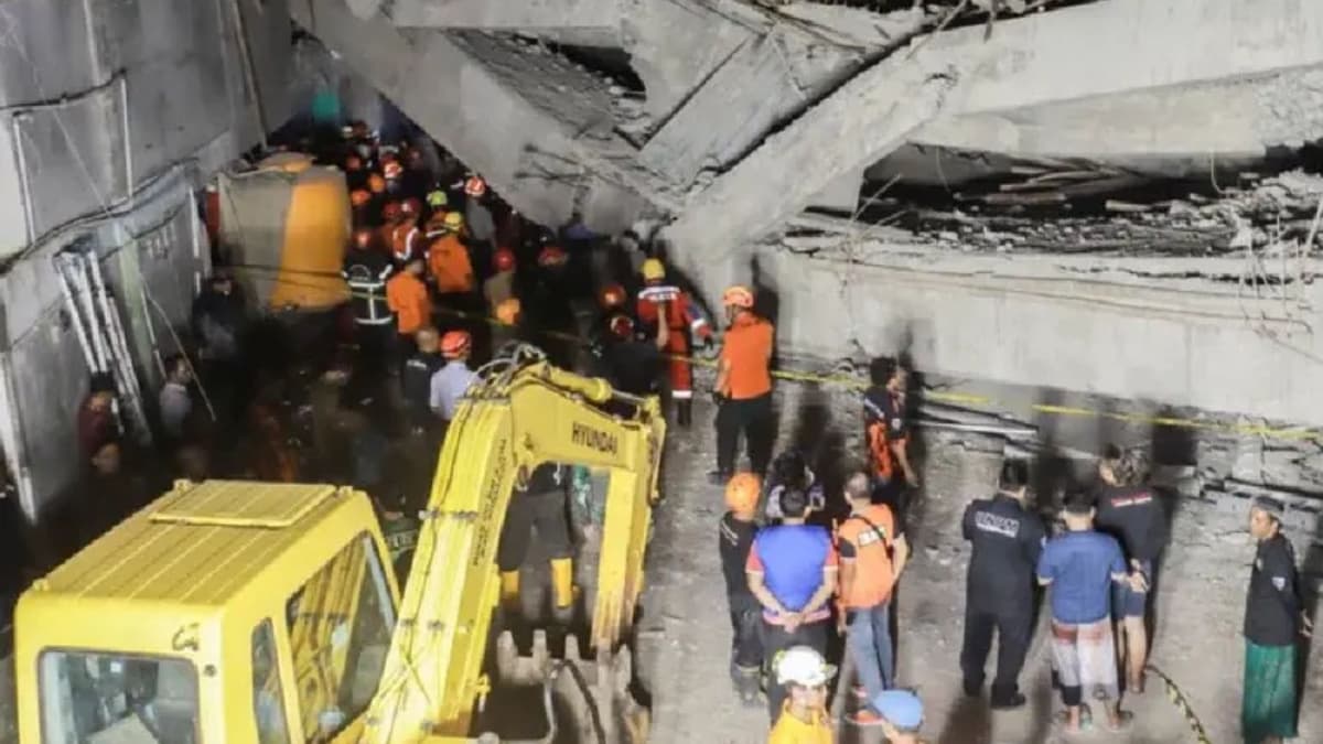 Colapsa escuela en Indonesia y deja cinco muertos y 59 personas atrapadas bajo los escombros