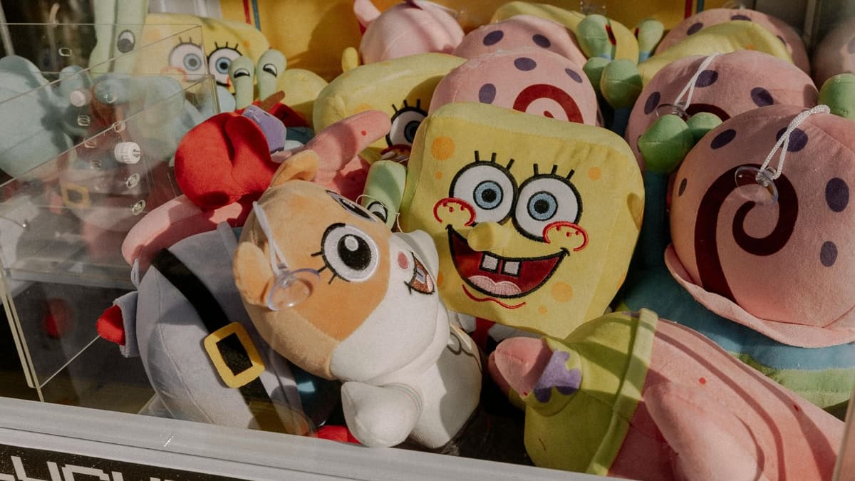 Video: Hombre roba una máquina de peluches a plena luz del día en Tultepec, Edomex