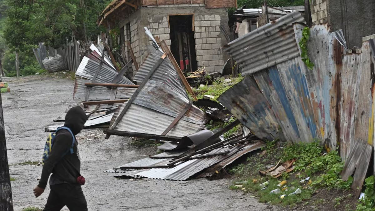 Huracán Melissa cobra la vida de 50 personas tras su paso por el Caribe
