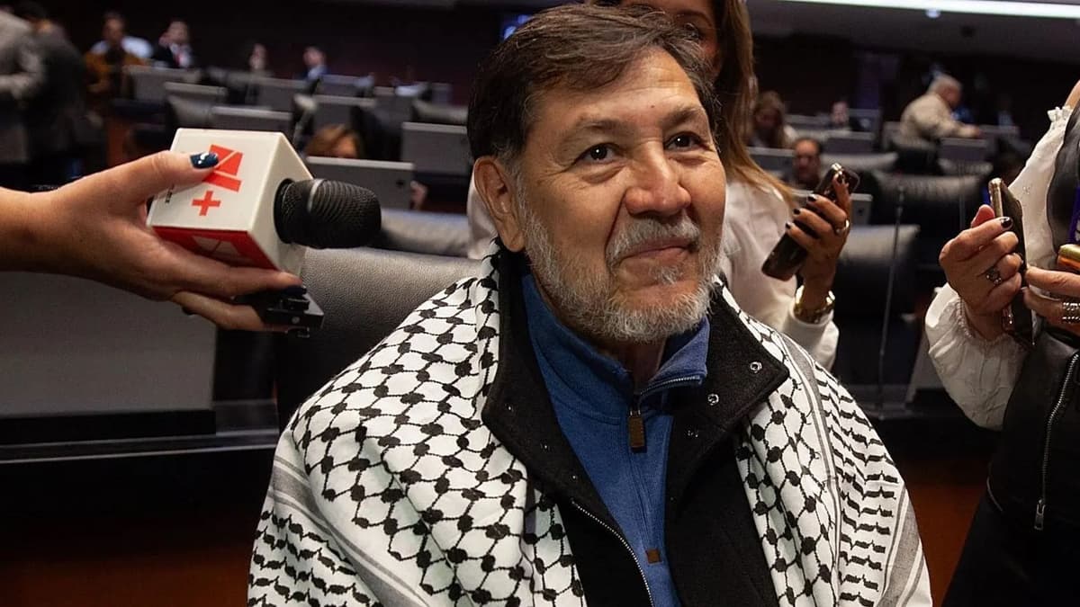 Critican a Gerardo Fernández Noroña tras mostrar el saldo de 11 mil 510 pesos en su cuenta bancaria