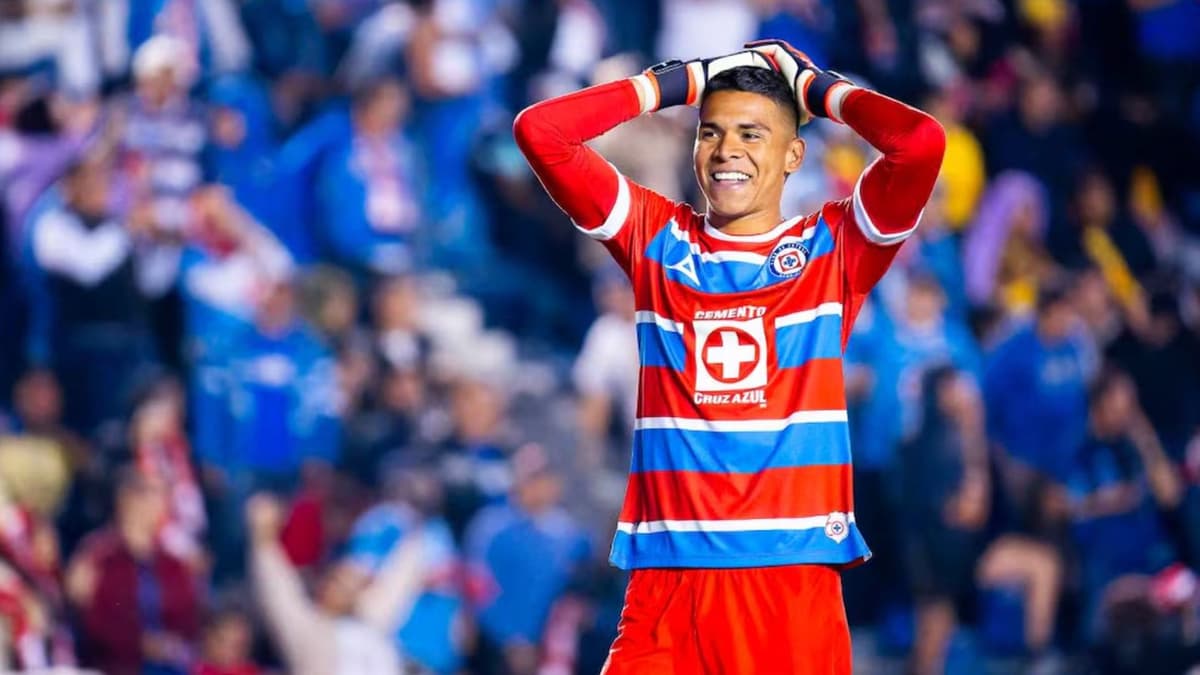 Demandan a Kevin Mier, portero de Cruz Azul por daños a la propiedad y un robo de microondas