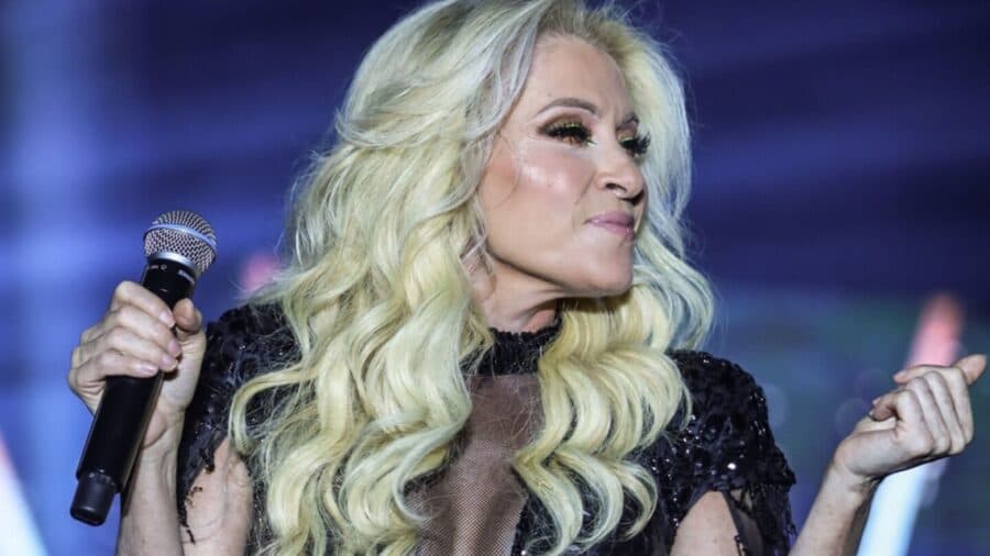 Netflix rechaza documentar gira "Icónica" de Yuri; internautas lo celebran