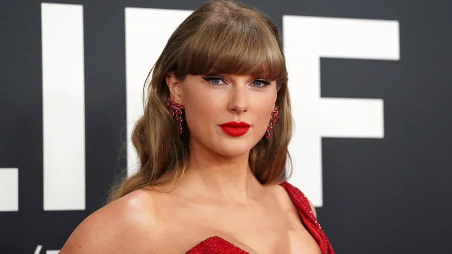 Taylor Swift se convierte en la artista más joven en ingresar al Salón de la Fama de los Compositores
