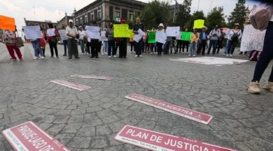 "Transformación de Cuarta"; habitantes de Tultitlán, Edomex renombran calles por falta de servicios públicos