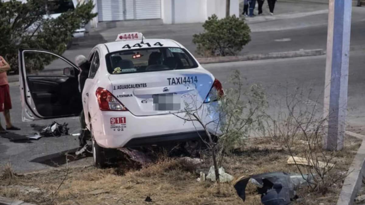 Taxista se lanza de su auto para evitar asalto en Aguascalientes