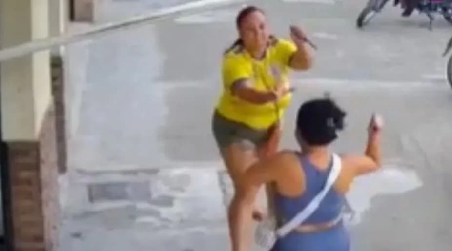 Video: Pelea a cuchillo entre dos mujeres deja una muerta en Colombia