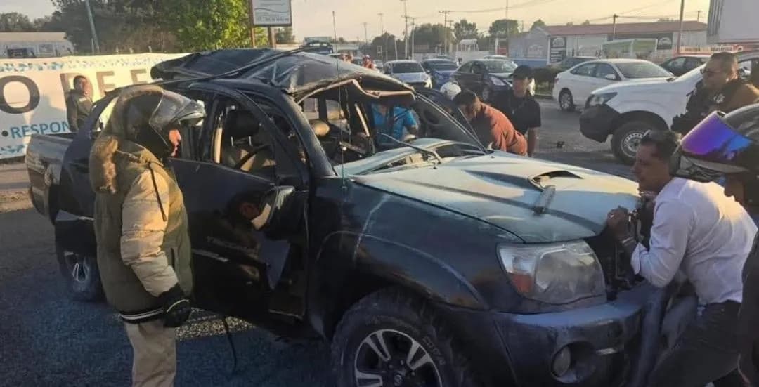 Mueren dos narcos de Sinaloa tras explosión de camioneta al salir del AIFA