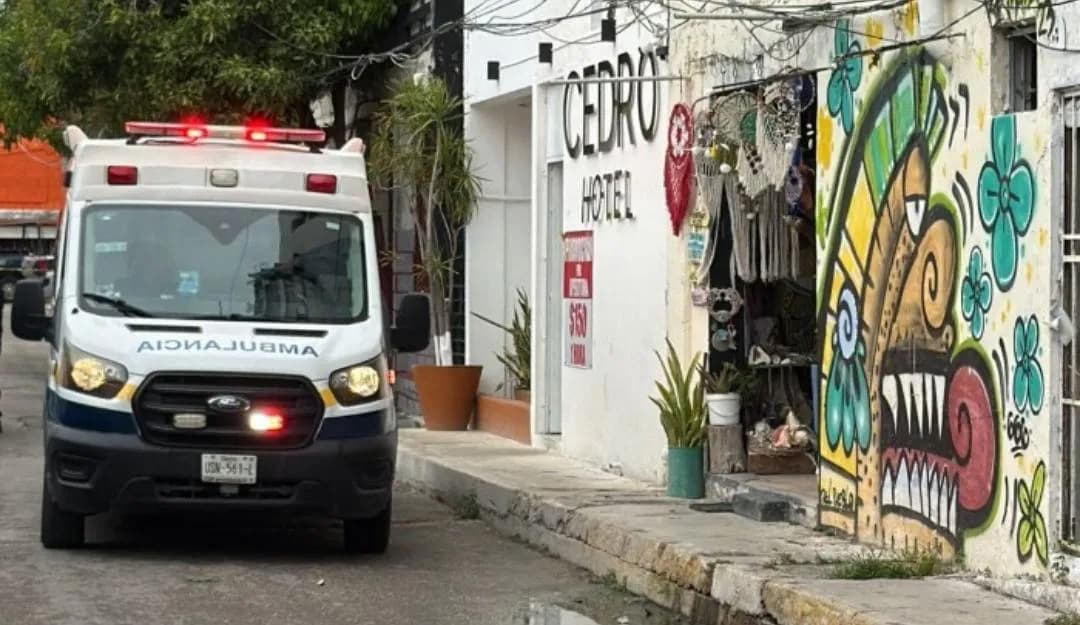 Encuentran a hombre degollado en hotel del centro de Cancún