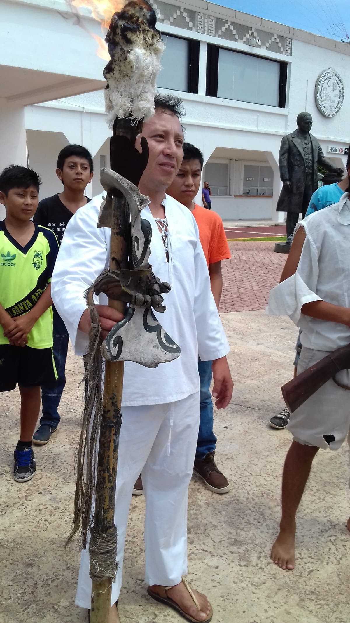 Corren 250 kilómetros para llevar mensaje de orgullo maya