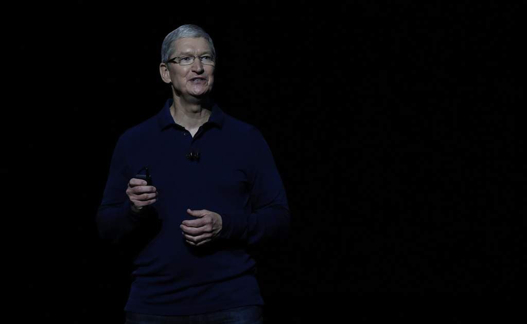 Tim Cook y Bill Gates estuvieron en lista para la Vicepresidencia de Clinton