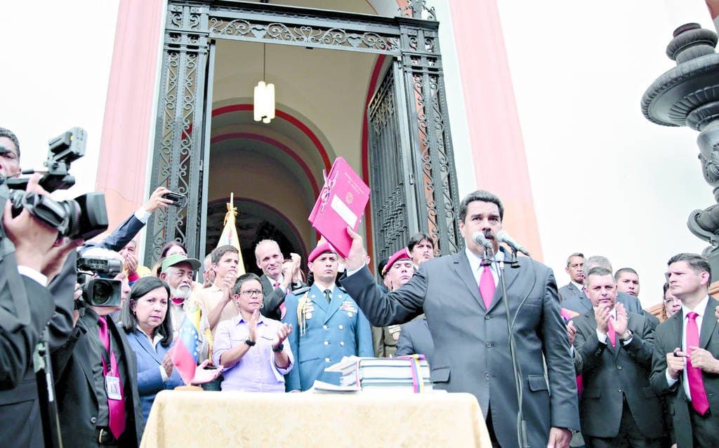 Aprueba presupuesto Maduro sin congreso - Quinta Fuerza