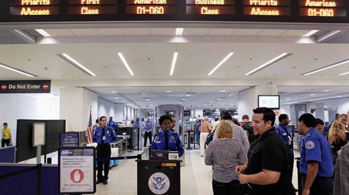 EEUU pide el perfil en redes sociales a los viajeros que llegan sin visado