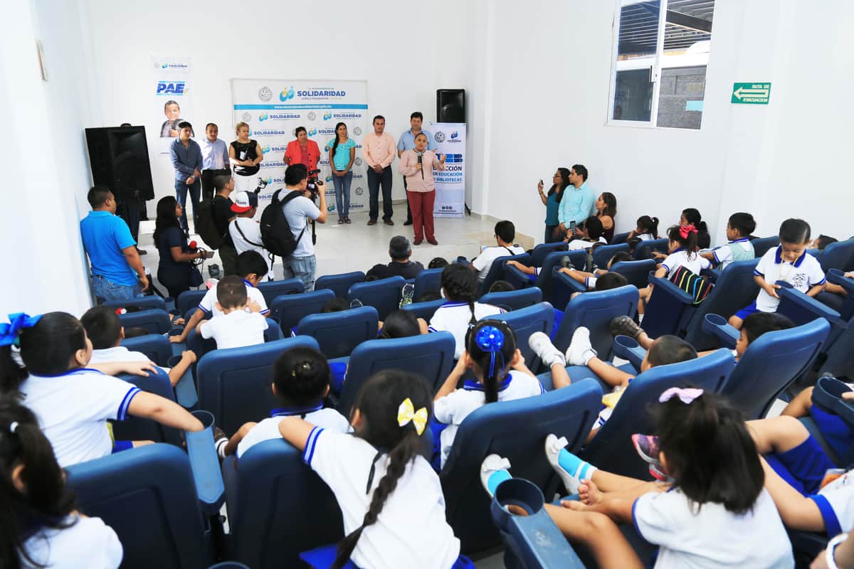 FOMENTA SOLIDARIDAD HÁBITO DE LA LECTURA CON VISITAS GUIADAS A LA BIBLIOTECA