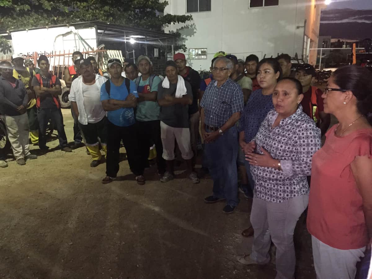 ATIENDE CRISTINA TORRES PETICIONES DE TRABAJADORES RECOLECTORES DE BASURA