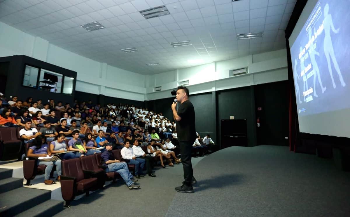 Promueven a jóvenes a ser emprendedores