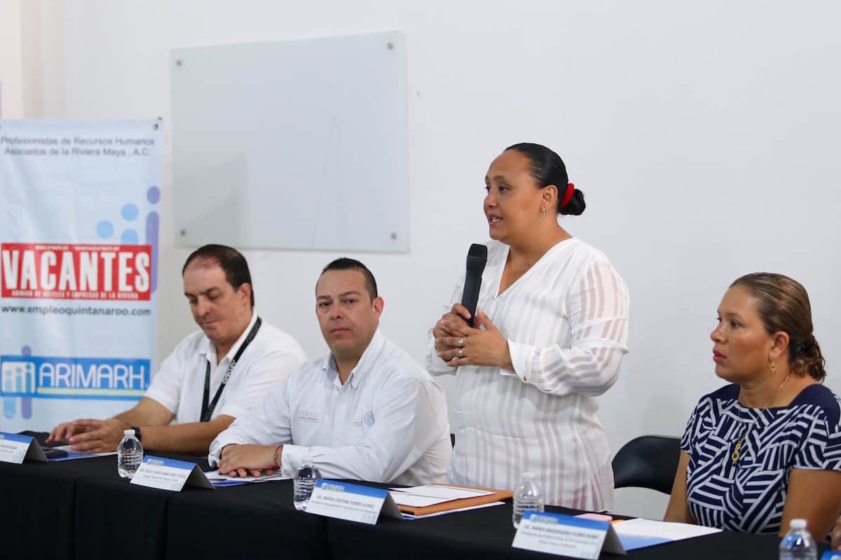 Inaugura Cristina Torres foro sobre seguridad y salud en el trabajo