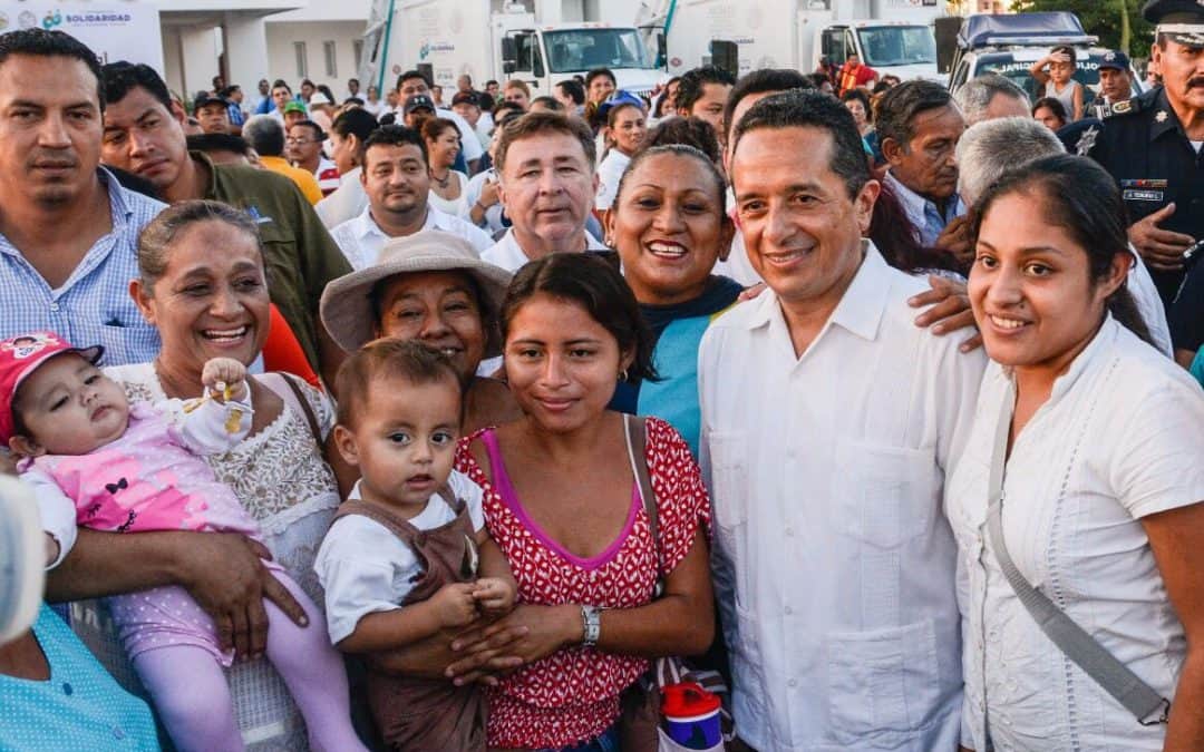 Carlos Joaquín resuelve rezago de más de 15 años en vivienda a 10 mil familias