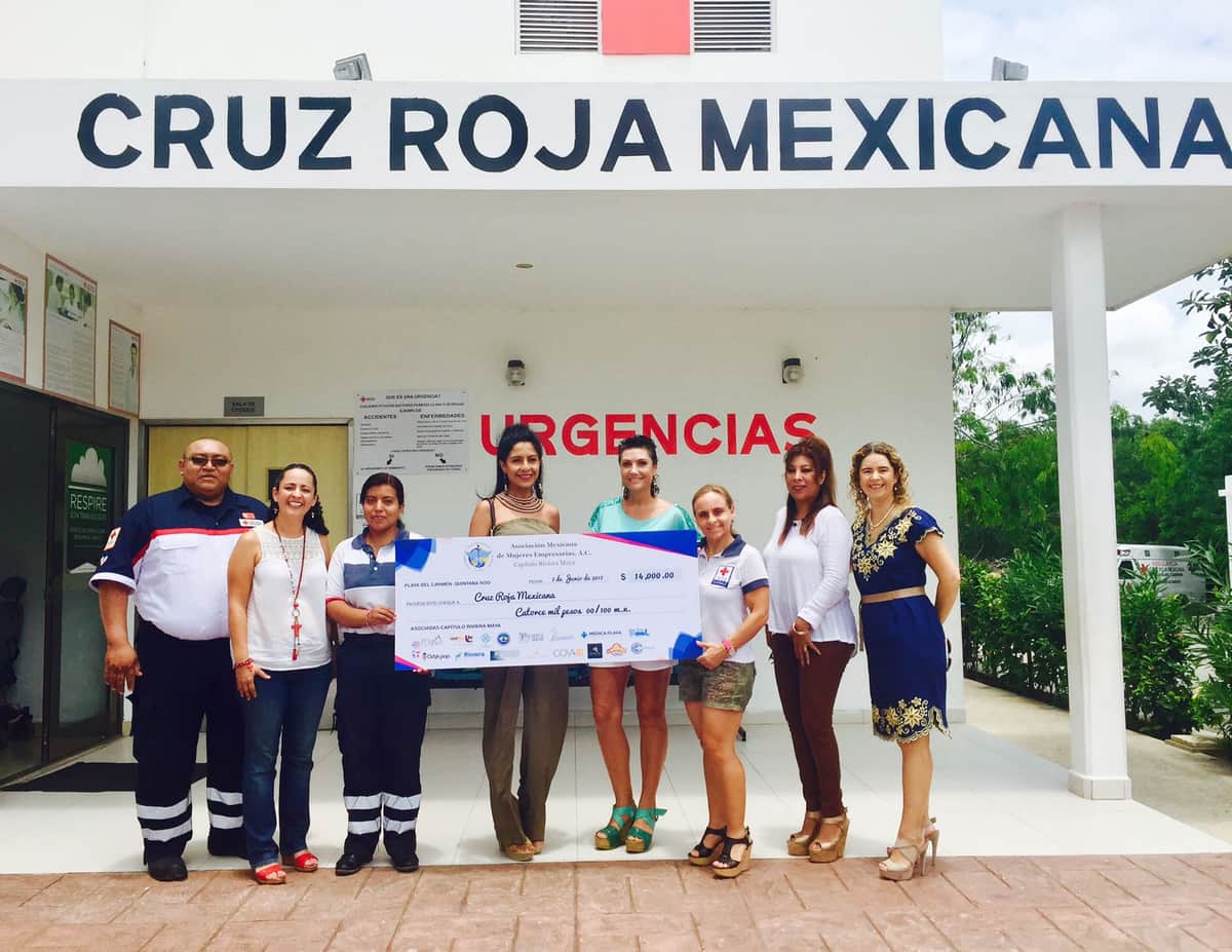 Empresarias de la Riviera Maya entregan donativo a la Cruz Roja