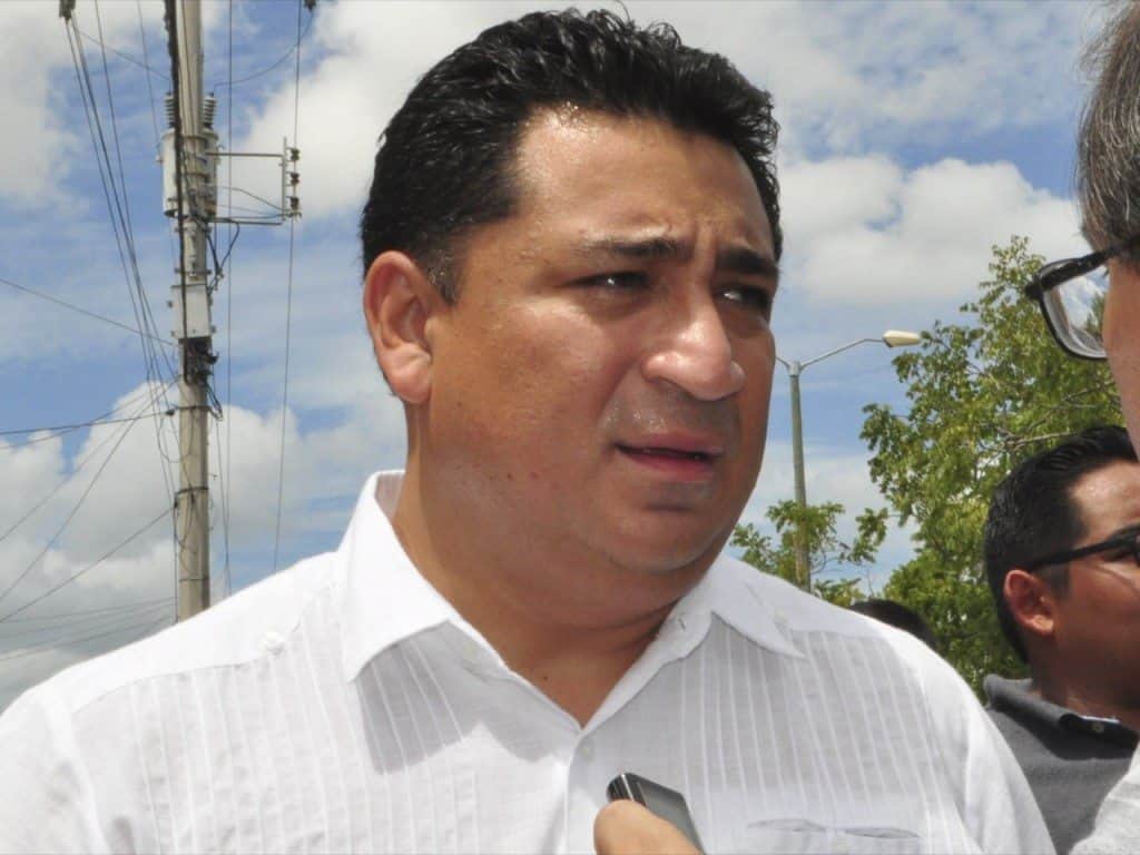 Piden cambio de actitud en funcionarios