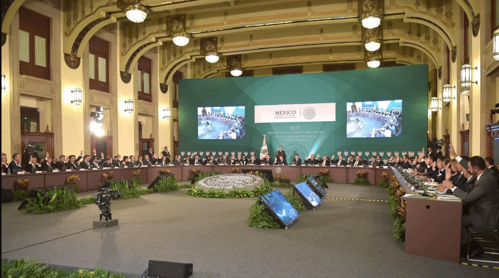 Carlos Joaquín asiste a la Sesión del Consejo Nacional de Seguridad Pública