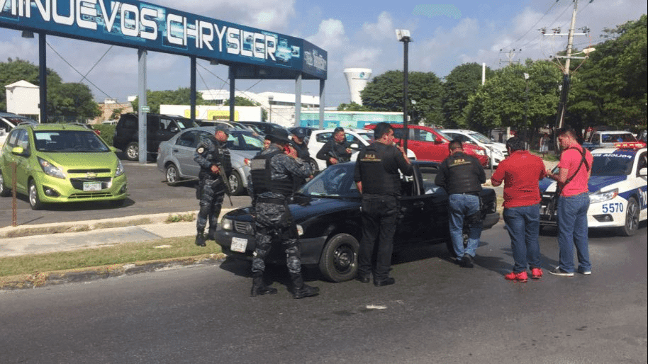 Detienen a dos sujetos armados en Cancún