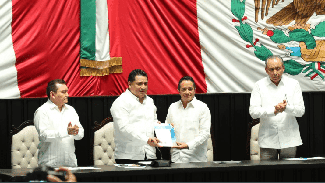 Carlos Joaquín entrega su Primer Informe con la premisa de un cambio profundo