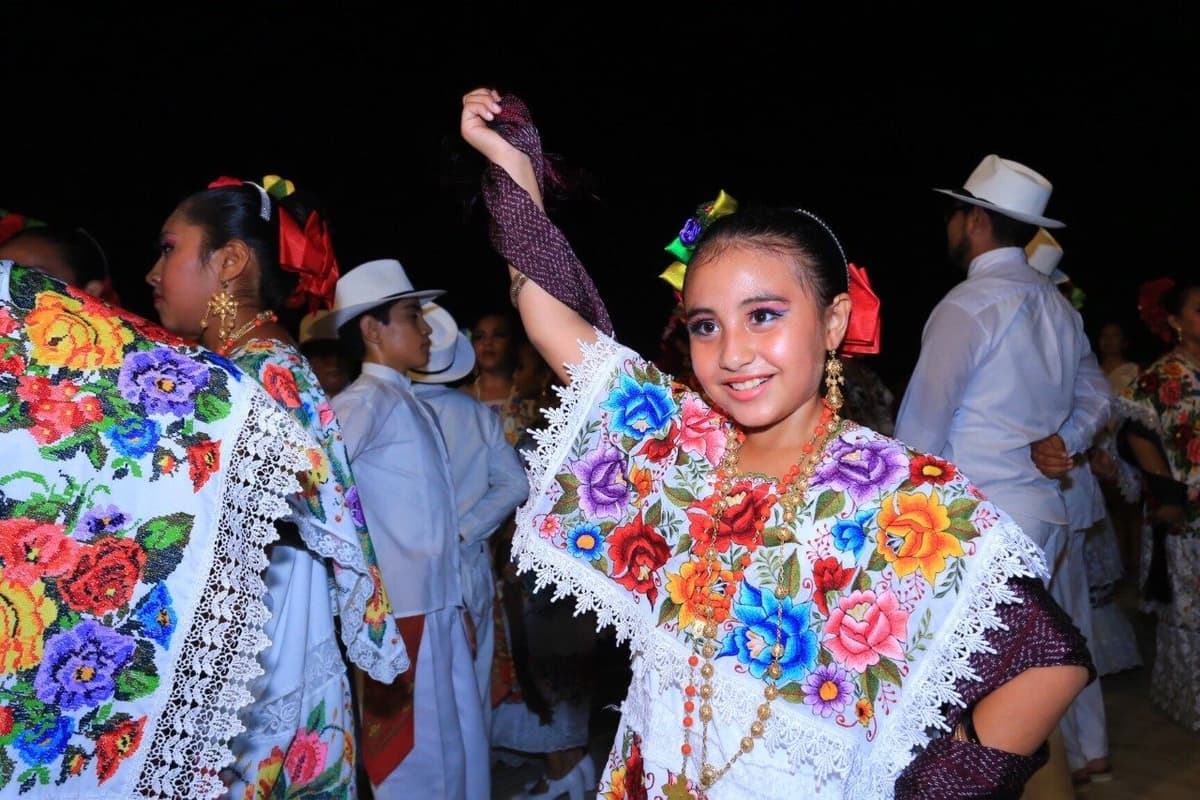 Con "Festival Identidad y Costumbre" continuará el festejo por Quintana Roo