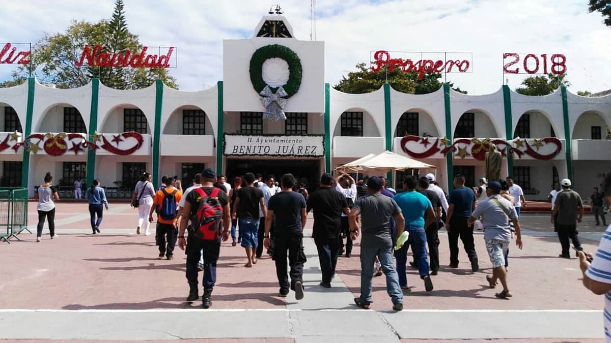 Estalla inconformidad policiaca en Cancún