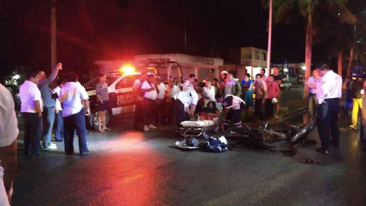 Embiste taxi a motociclista