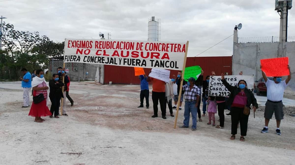 Cierran vecinos de la 237 acceso a cementera