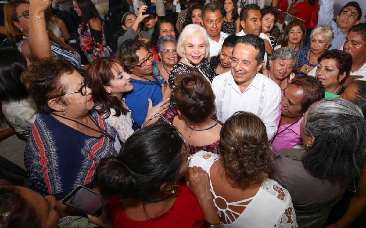 En 2017, el aeropuerto de Cancún creció 10.2% en flujo de pasajeros, en tanto que Chetumal lo hace con el 17.8%: Carlos Joaquín